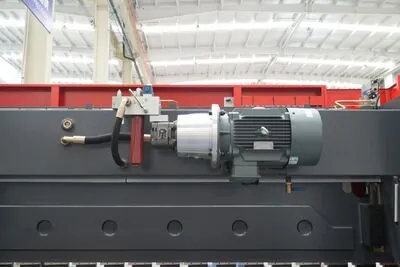Main Motor - Mesin Bending CNC SLT