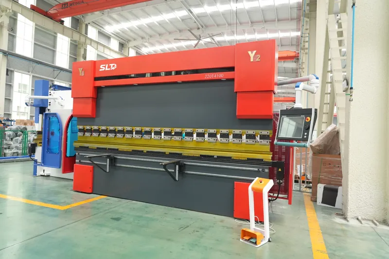 Press Brake SLT-800T/6000 di lantai produksi